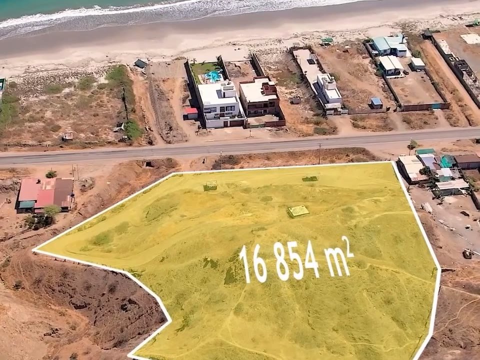 Terreno de 16,854 m² con vista al mar en El Rubio